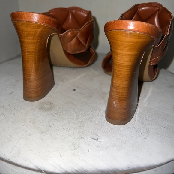 Vince Camuto Renneya Block Heel 2 Strap Sandal Open Toe Caramel Womens Size 6 - Picture 7 of 12